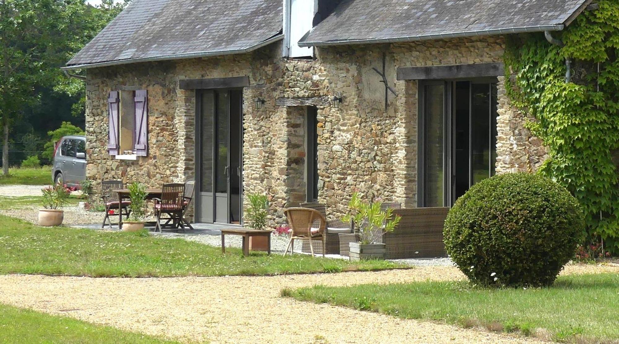 La Petite Lande Bed & Breakfast Menil ภายนอก รูปภาพ